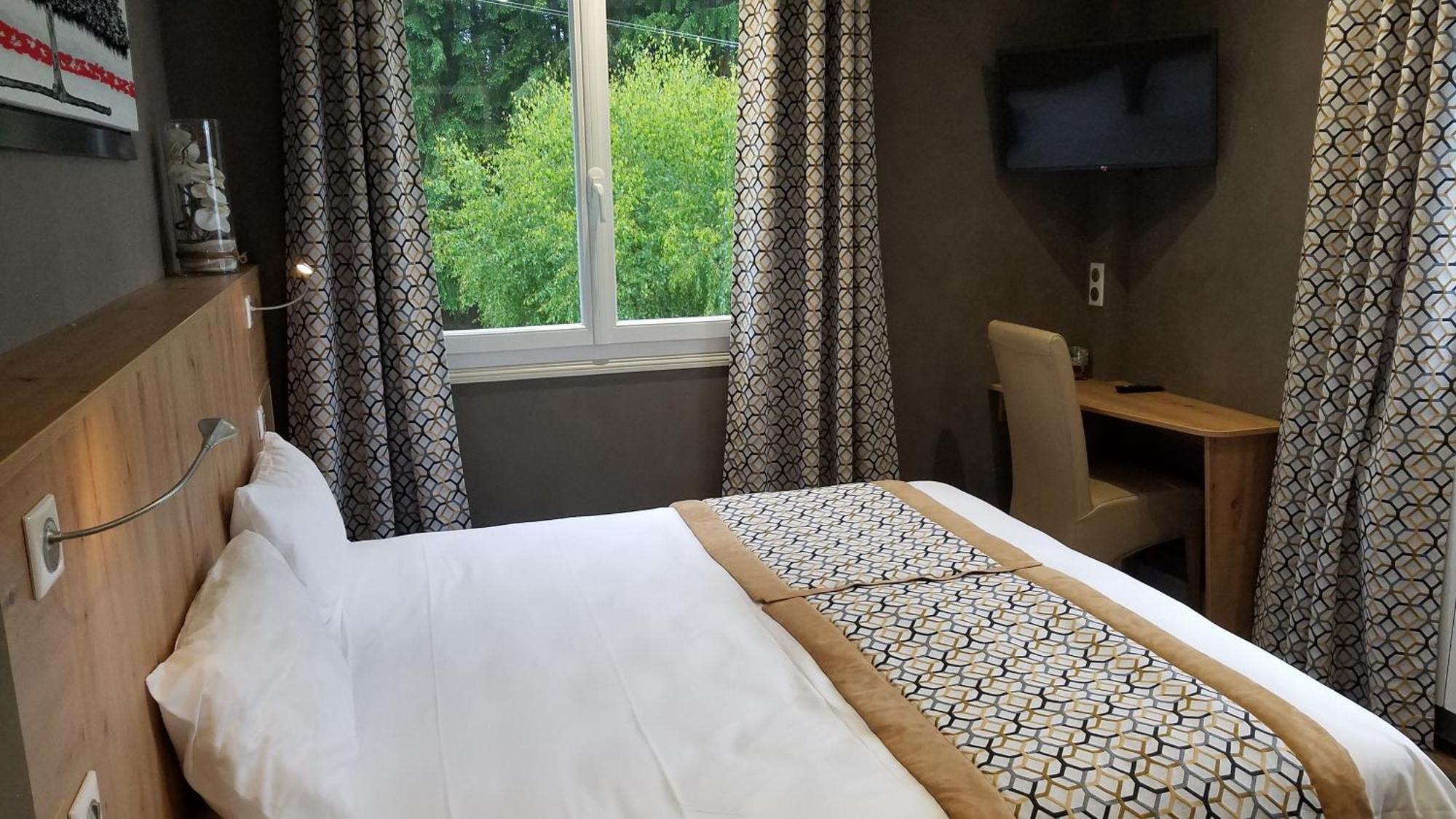 Logis Hotel Beau Site Loubaresse  Экстерьер фото
